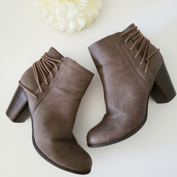 Madden Girl Shoes - Madden Girl Deliite Boot Stone Pari Size 8.5M